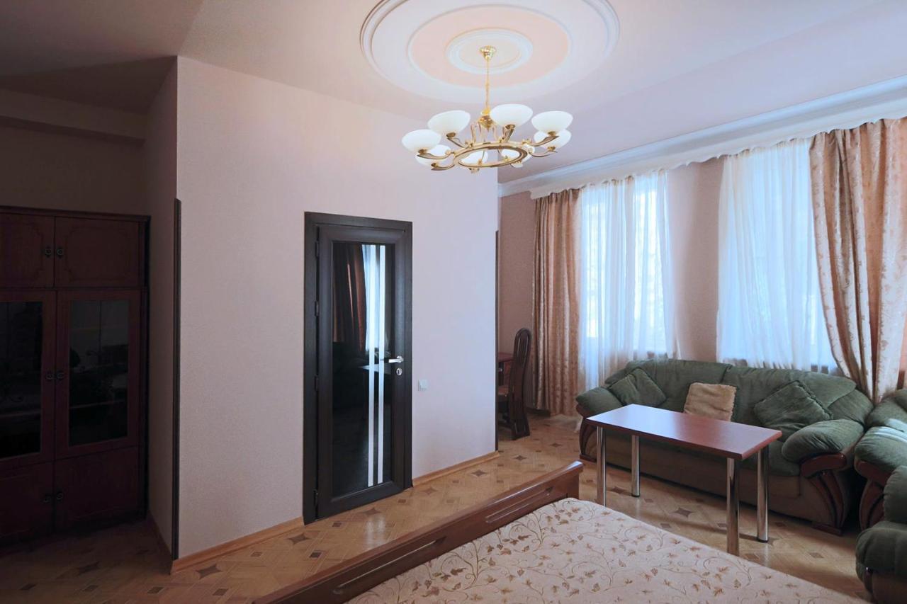 Garnim Guest House Ереван Екстериор снимка