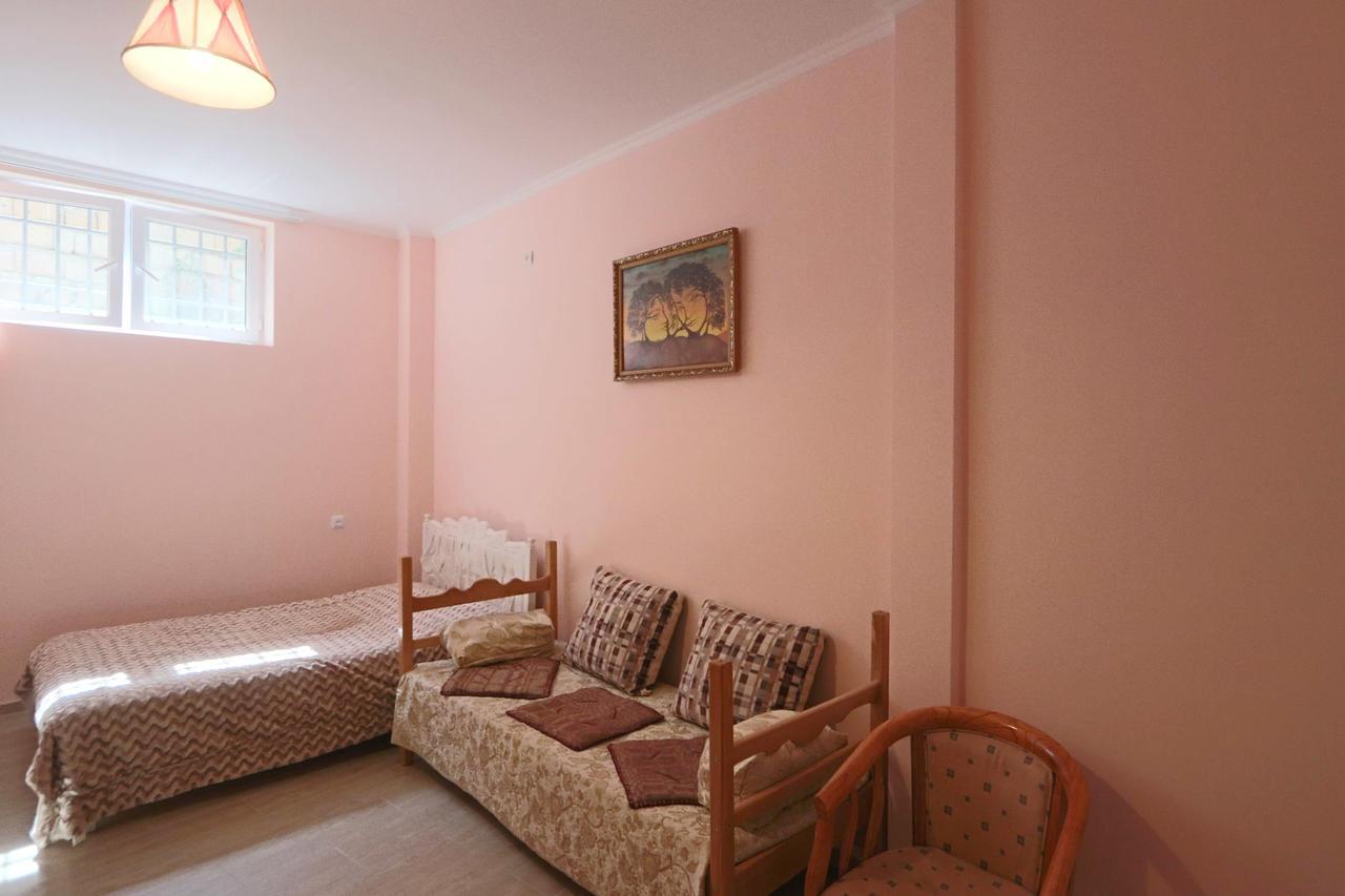 Garnim Guest House Ереван Екстериор снимка