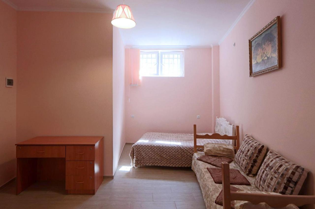 Garnim Guest House Ереван Екстериор снимка